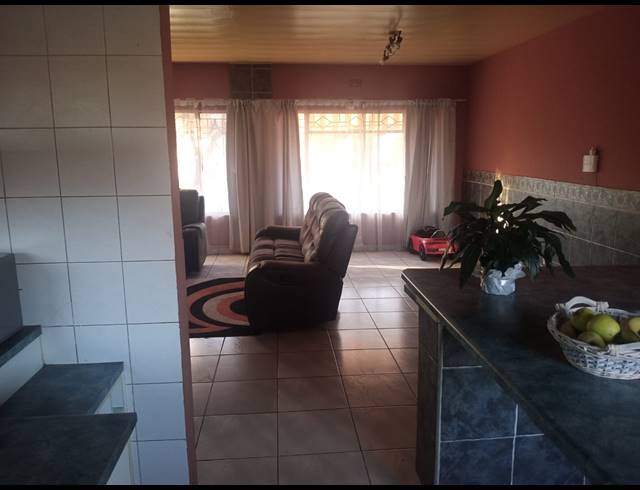 3 BEDROOM SECTIONAL TITLE FOR SALE IN BERTON PARK